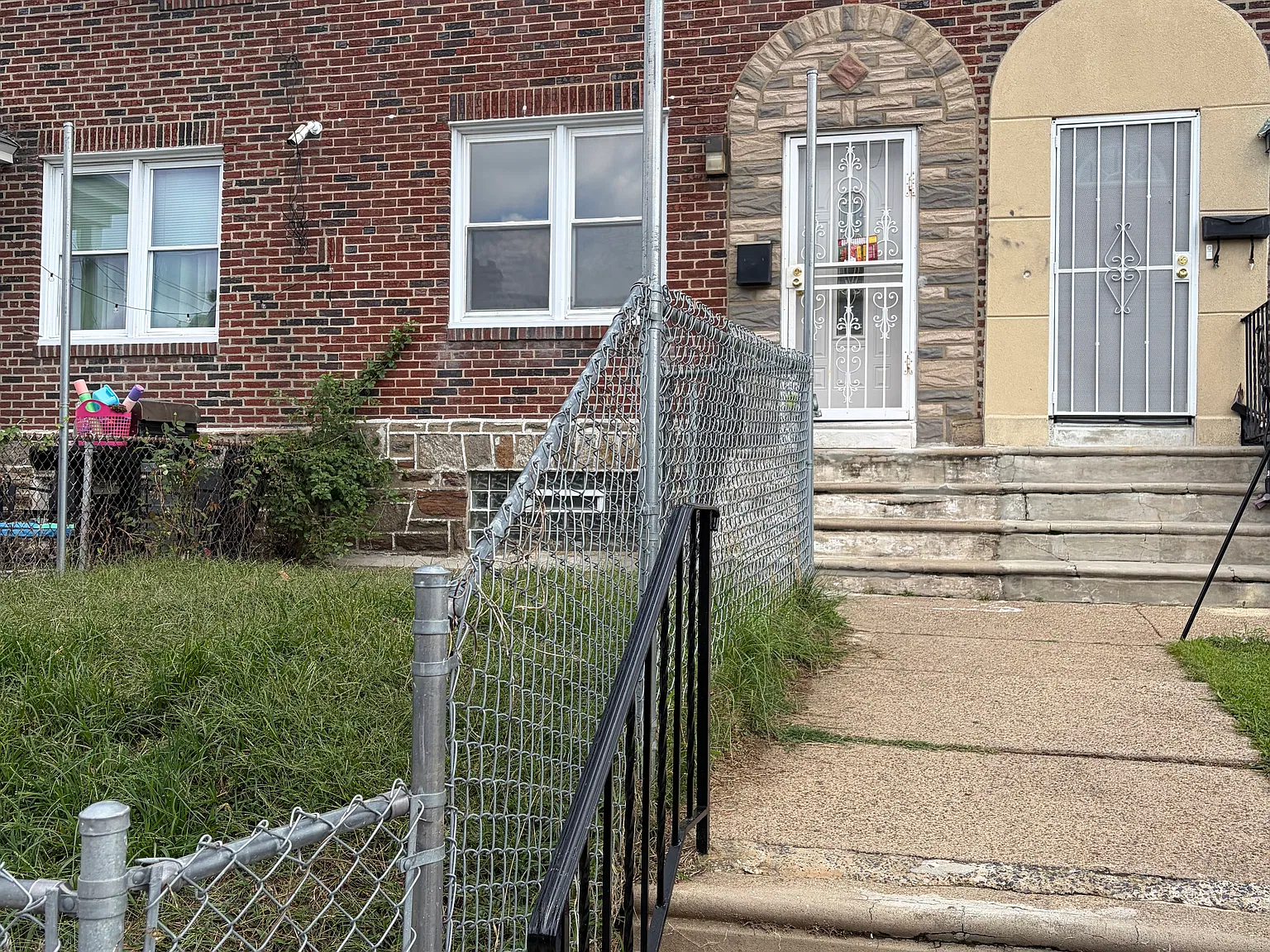 4 bed, 1024 sqft, $2,000 — Photo 1
