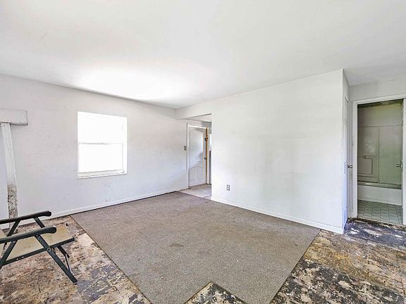 5th image of 610 Jackson Ave