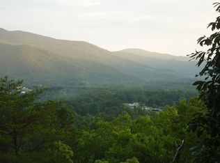 6 Hemlock Ln, Black Mountain, NC 28711