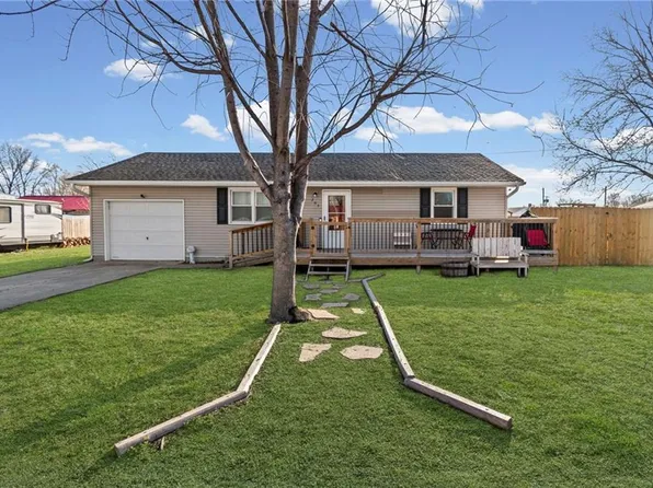 205 N Coats St, Norborne, MO 64668