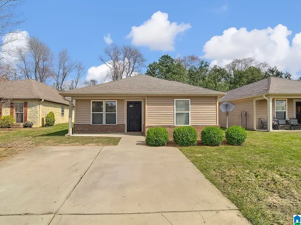 537 Fox Run Cir, Pell City, AL 35125
