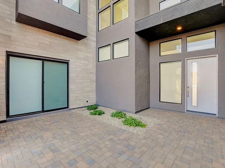 5289 Feathertop Dr — Photo 3