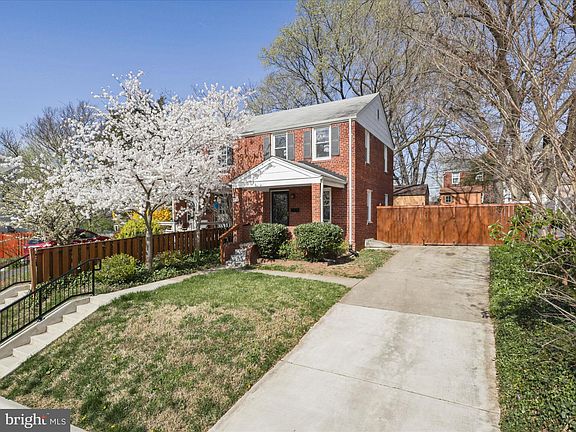 2nd image of 2806 Albemarle Dr