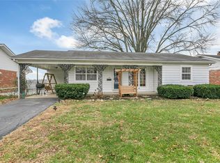 1206 E 3rd St, Washington, MO 63090