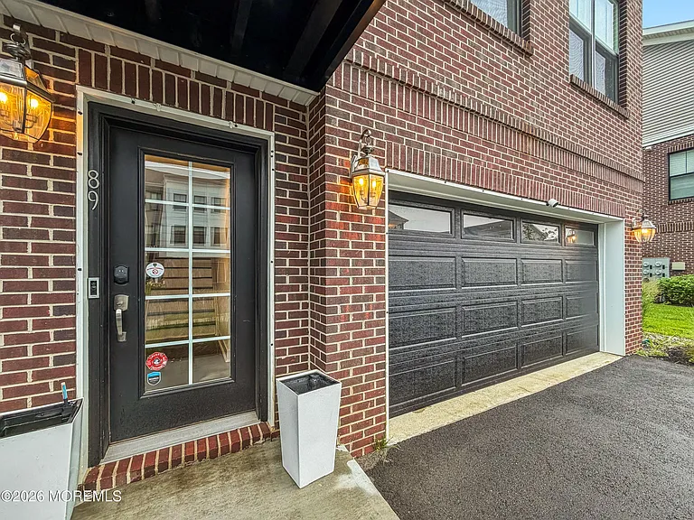 89 Bataan Ave — Photo 3