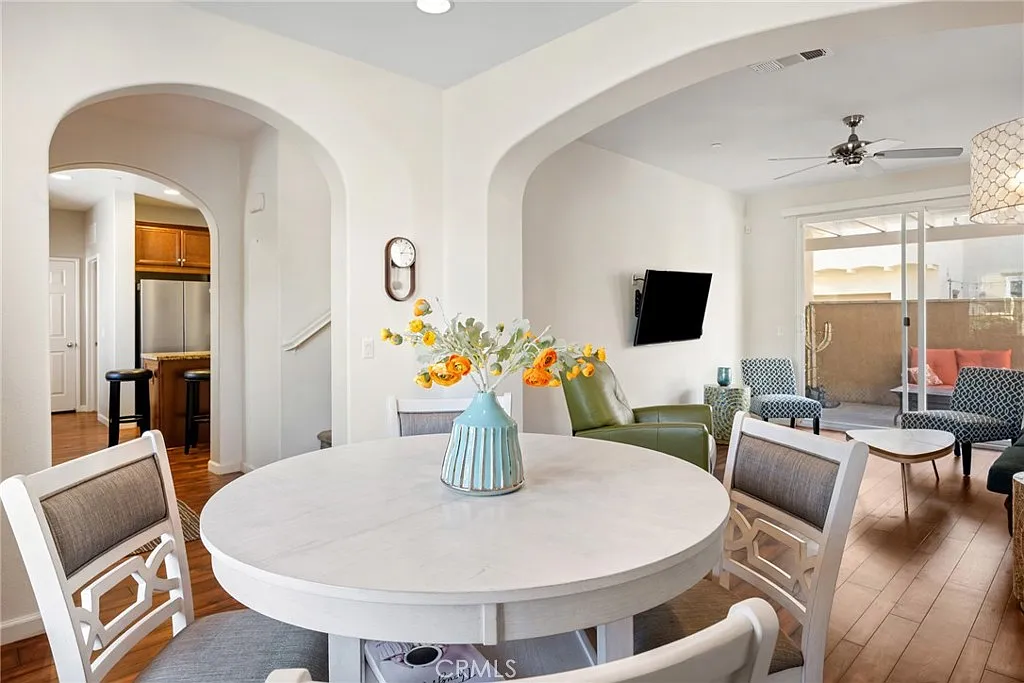 4 bed, 2.5 bath, 1873 sqft, $2,950 — Photo 1