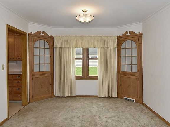 5th image of 217 Highland Ave