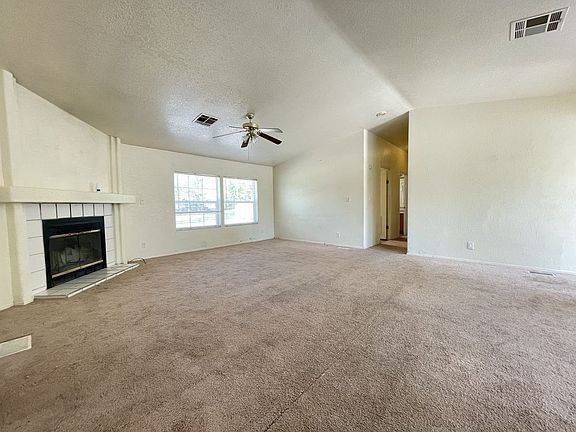 4th image of 6001 Pryor Ln