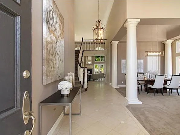 4988 Hidden Dune Ct, San Diego, CA 92130