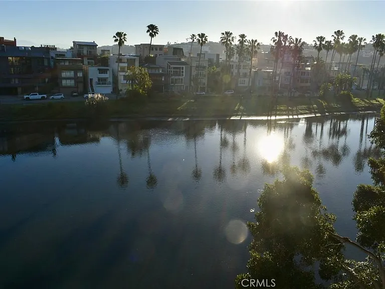 6400 Pacific Ave #311 — Photo 30