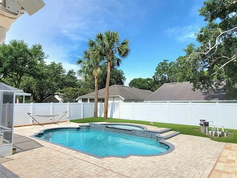 310 Woodleaf Dr — Photo 36