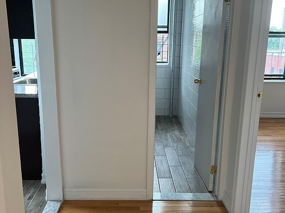 2nd image of 1801 Marmion Ave
