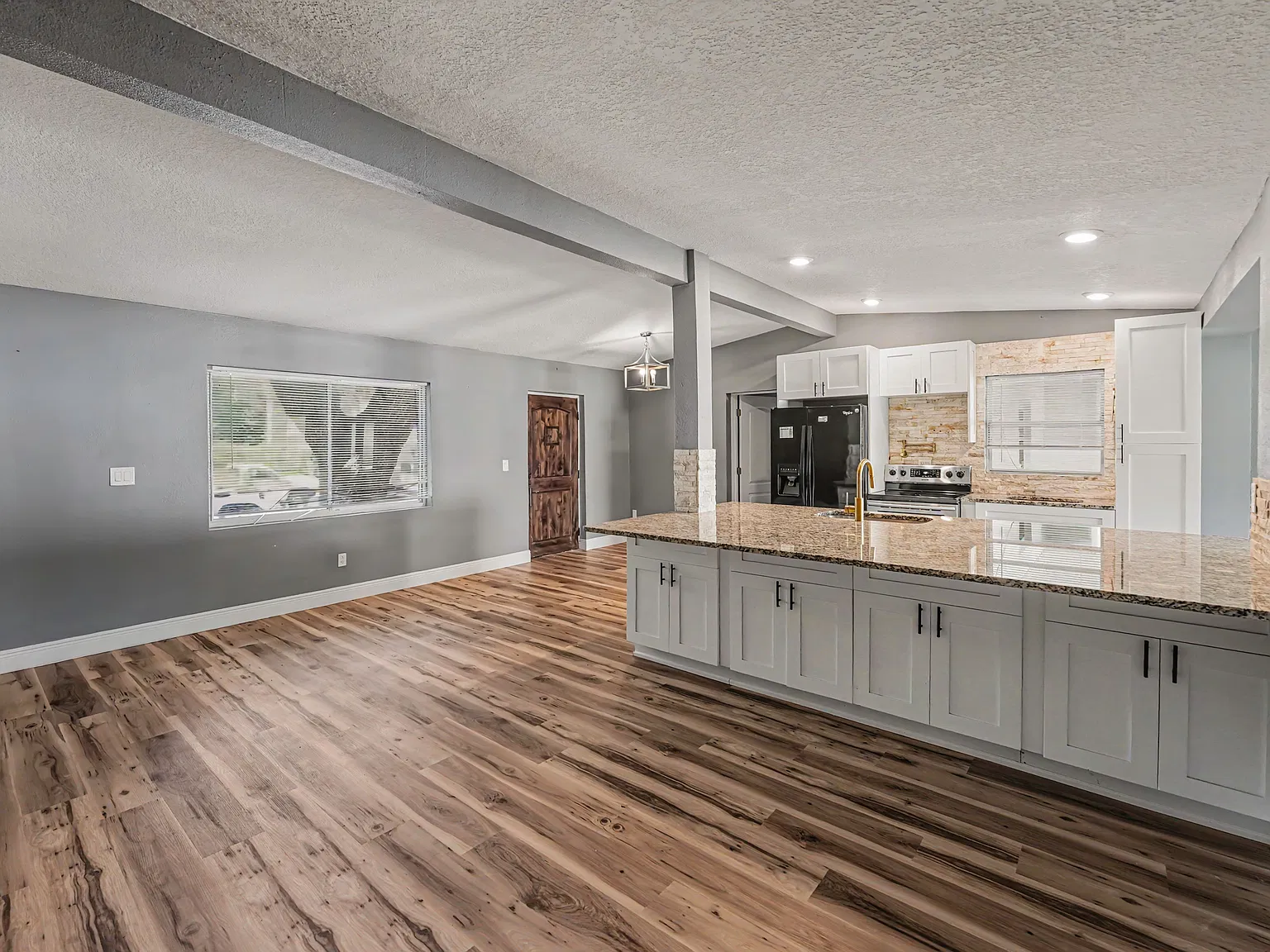 4 bed, 1711 sqft, $2,950 — Photo 4