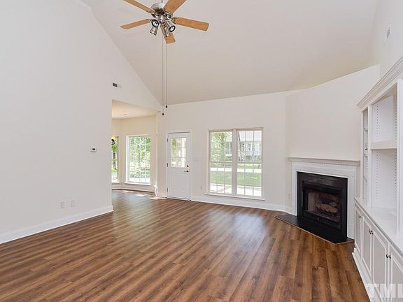 5th image of 409 Great Smokey Mountain Dr