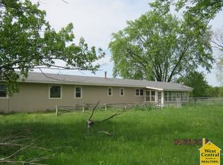 899 NE 990th Rd, Windsor, MO 65360