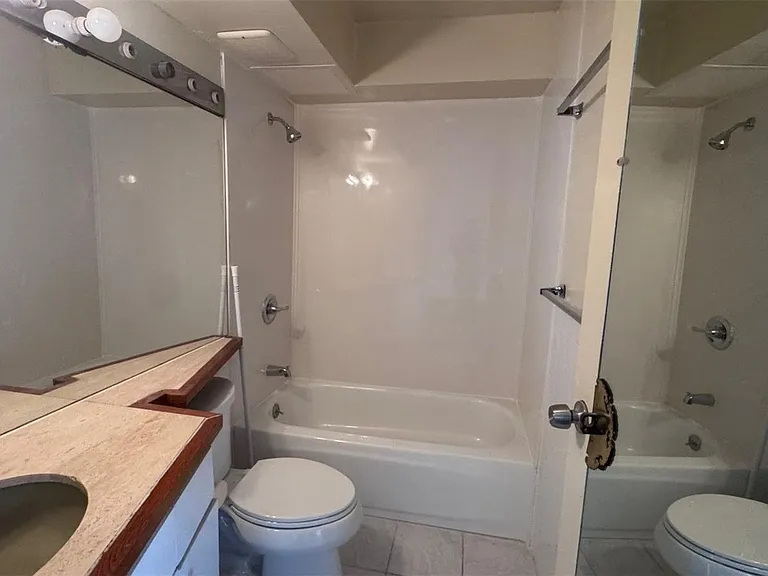 1750 Kalakaua Ave — Photo 12