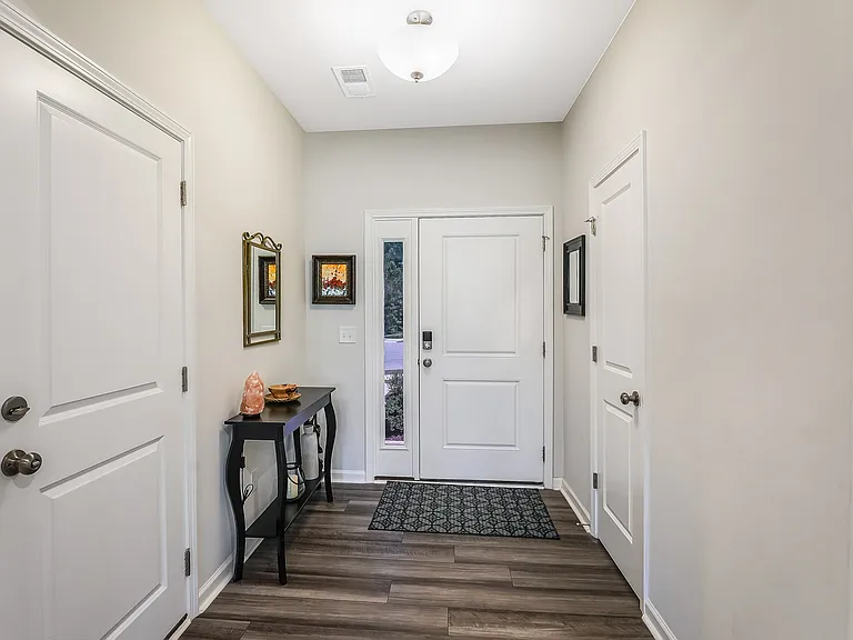 616 Glen Clova Dr — Photo 1