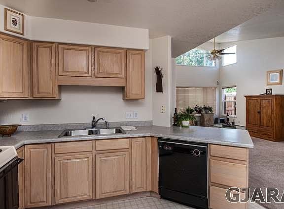 2nd image of 266 E Hanover Cir