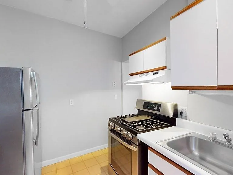 65 Park Dr #16 — Photo 4