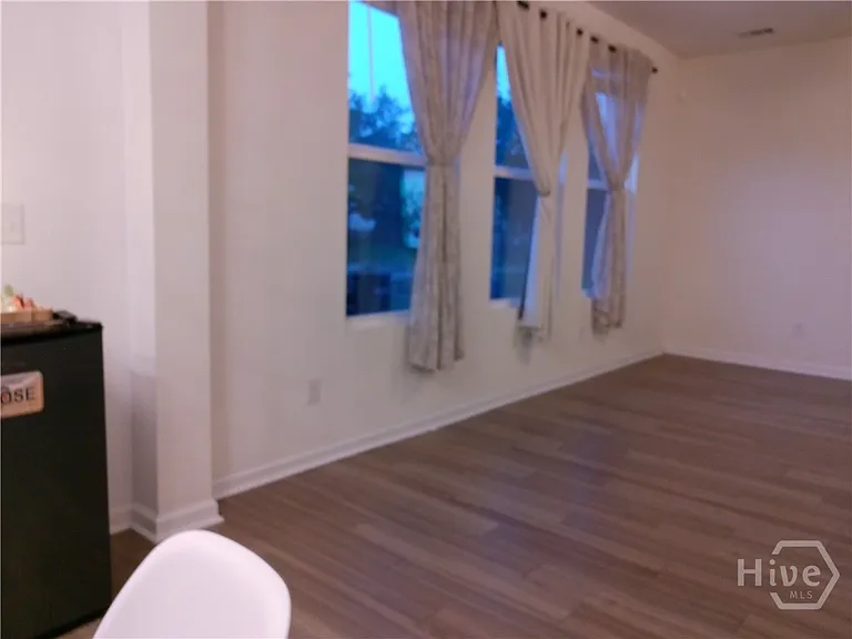 351 Southwilde Way — Photo 6