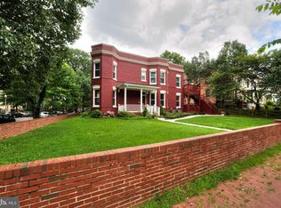 229 14th St SE #2, Washington, DC 20003