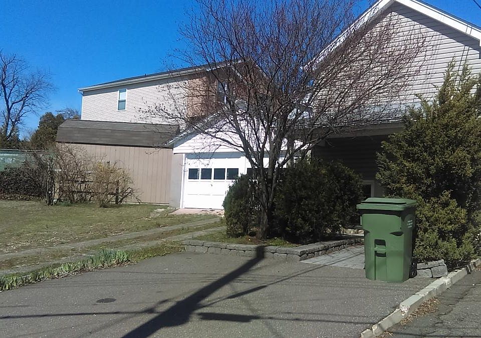 1st image of 31 Henslers Ln