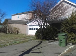 31 Henslers Ln, Sayreville, NJ