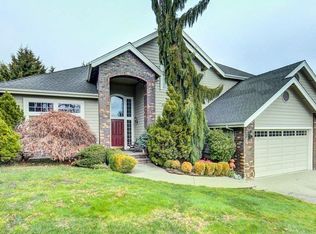 940 NW Valley View Dr, Grants Pass, OR 97526