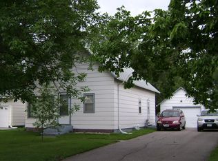 403 14th St NE, Devils Lake, ND 58301