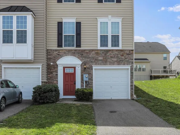 100 Norwood Dr, Falling Waters, WV 25419