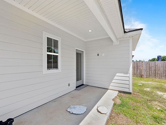 3rd image of 10523 Highland Lakes Dr