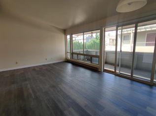 927 N 96th St #16D, Seattle, WA 98103