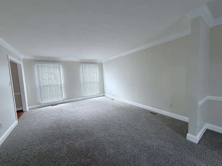 6112 Moncreiffe Rd — Photo 5