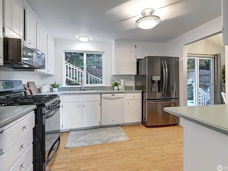 6230 172nd St SW — Photo 10