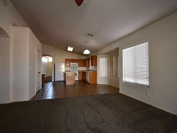 3rd image of 3904 E Longhorn Dr
