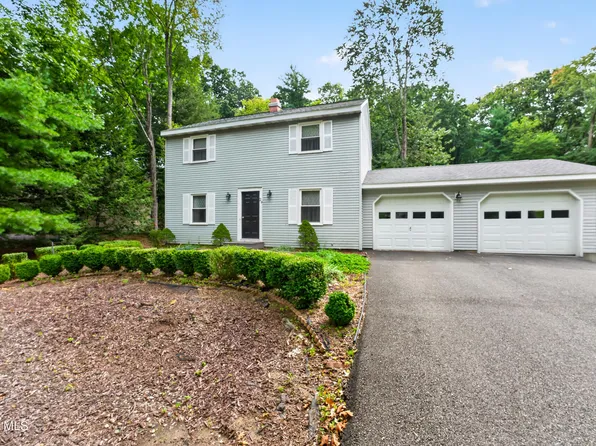 29 Barkwood Lane, Clifton Park, NY 12065