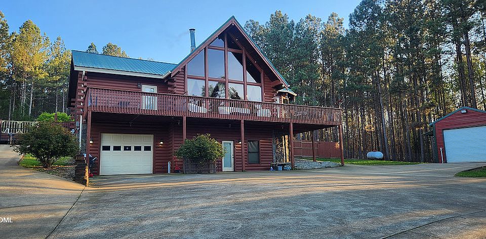 Log cabin full front view