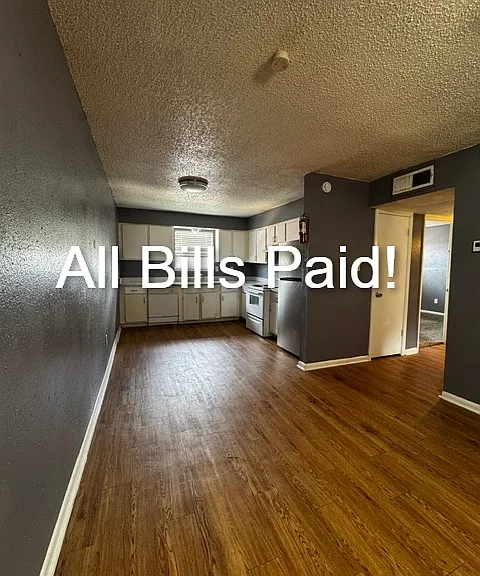 71st Street Apartment — Photo 11