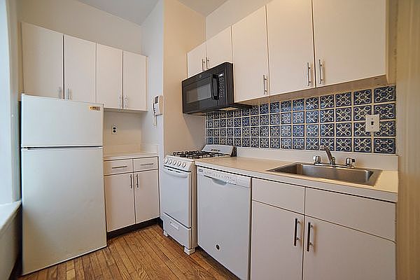 1st image of 316 E 84th St APT 4R