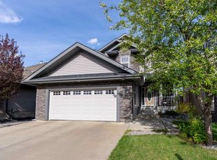 6411 Mann Ct NW, Edmonton, AB T6R 0J1