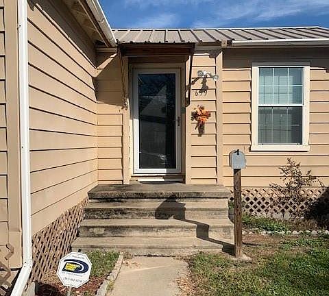 4th image of 639 Plymouth St