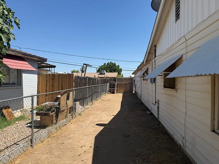 11327 W Kansas Ave — Photo 7