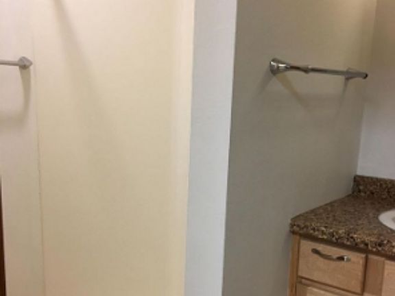 3rd image of 401 N Broadway APT 6