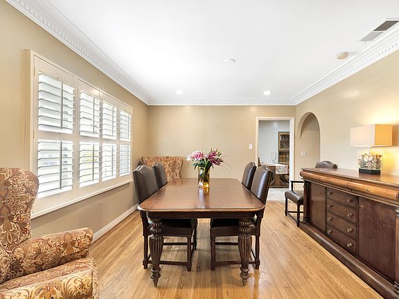 3rd image of 3805 Crestway Pl