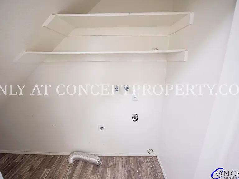 1499 W 2320 S — Photo 15