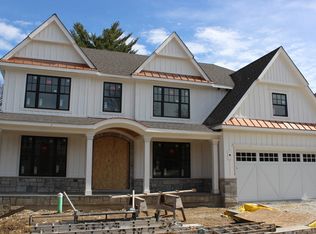 355 Spring Ave, Glen Ellyn, IL 60137