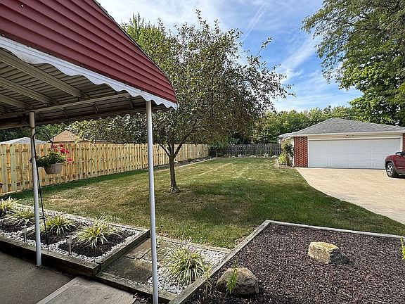 2 car detached garage