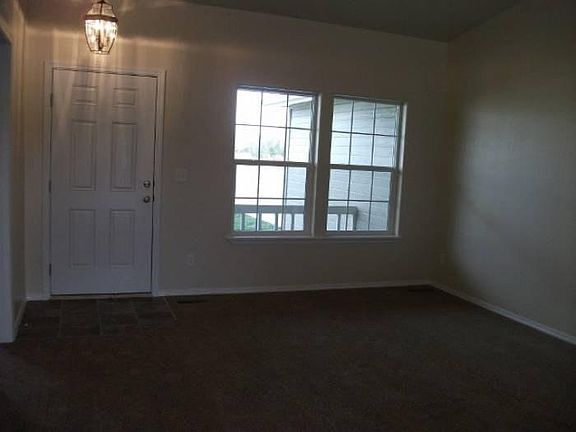4th image of 11415 Willamette Way