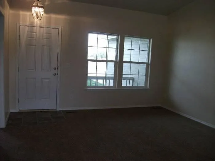 11415 Willamette Way — Photo 4
