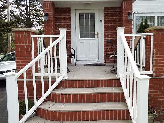 2nd image of 911 Clermont St
